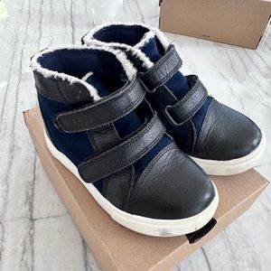 Ugg Rennon II (kids) - size US toddler 9